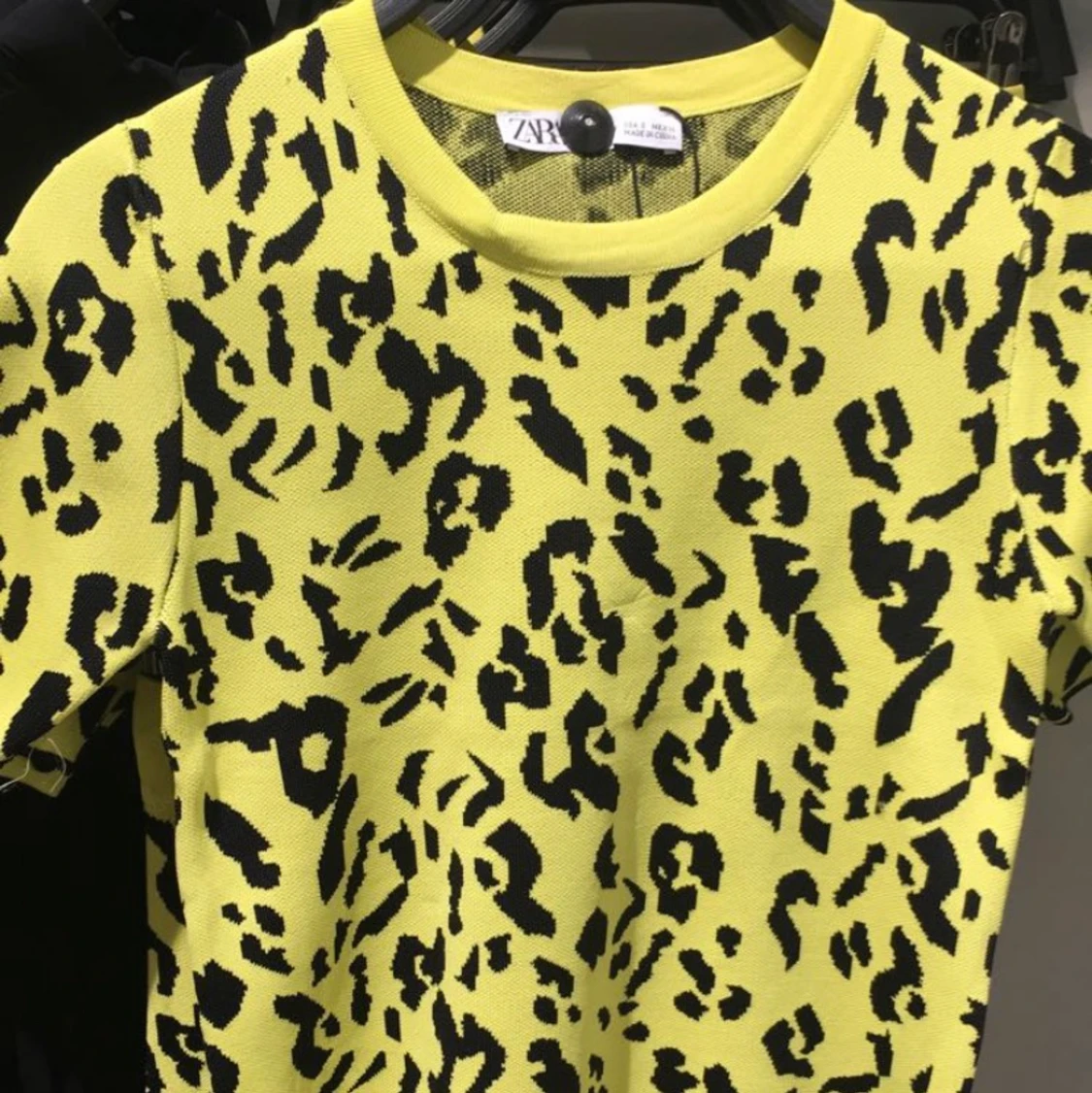 Neon tröja⭐️⭐️⭐️ - 90