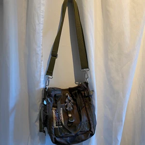 Väska - Najs axelväska köpt på humana🤍