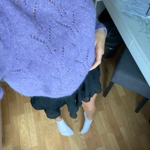 STICKAD TRÖJA! - Stickad tröja. Perfekt att slänga över sig på en kyligare sommardag! Stl S. Köparen står för frakt. Kontakta mig för fler bilder eller frågor!💓💓