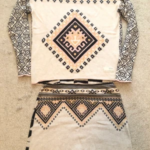 Oddmolly set - Säljer jätte fint set från Odd Molly, det är kjol och tröja. Stickad i bomull jätte skönt. Storlek 0 = XS 💓