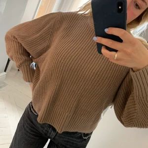 Brun stickad tröja från Monki - Fin stickad tröja från Monki, strl S