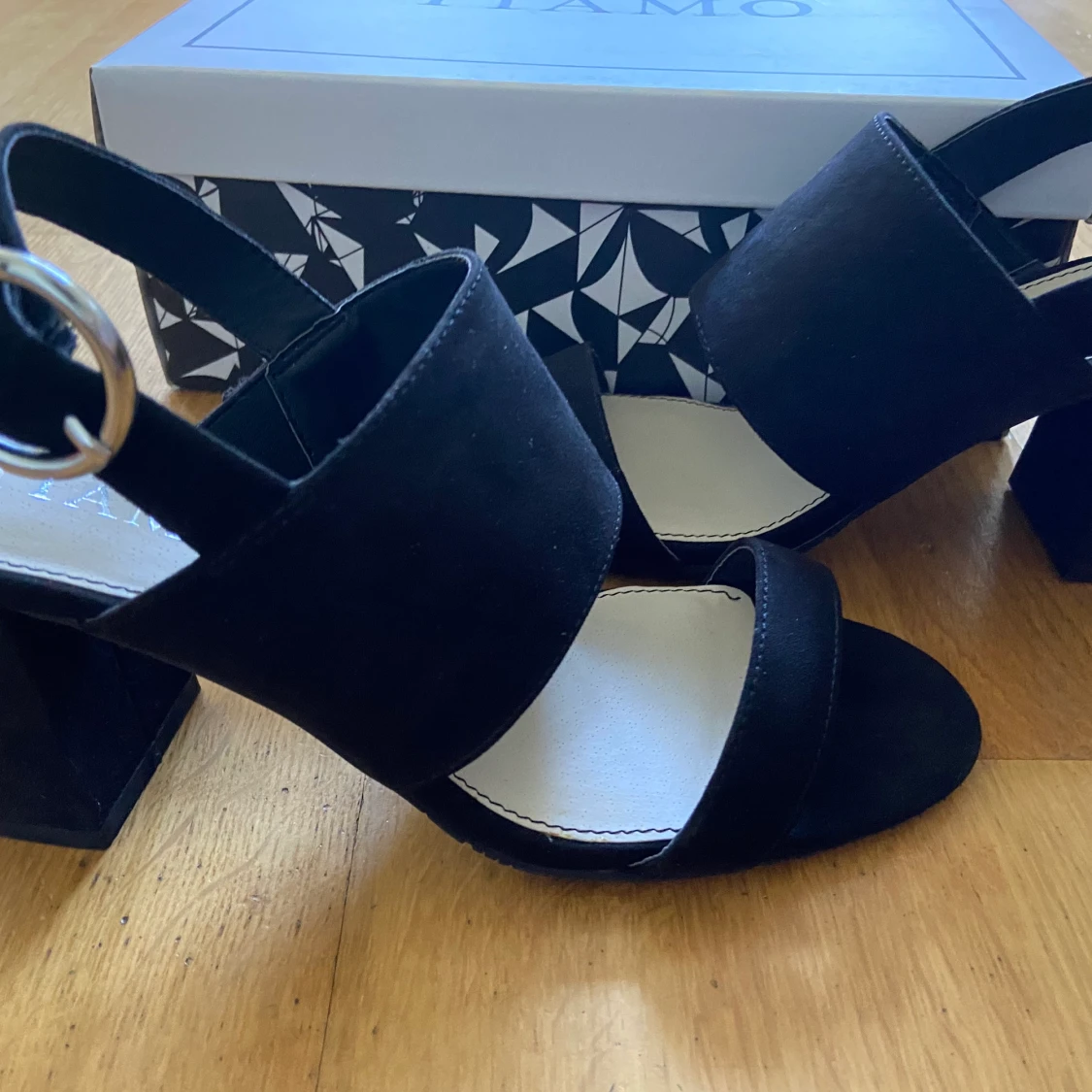Helt nya och oanvända fin sandaler 