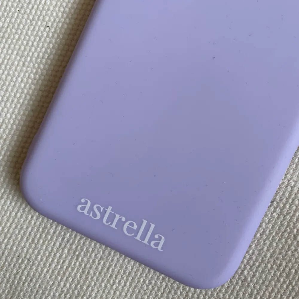 Skal till IPhone X från Astrella, helt oanvänd. Säljes pga har en ny telefon 💜 frakt 12kr. Övrigt.