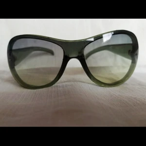 Gröna solglasögon - Unika solglasögon, sparsamt använda.