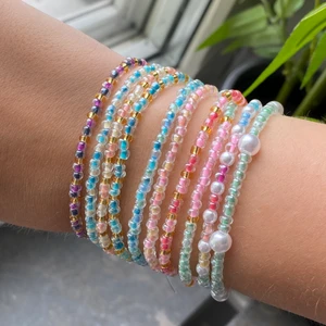 Armband  - Säljer dessa superfina armband för 35kr st + frakt. Om man köper flera så är frakten den samma. Kontakta mig om du är intresserad eller har frågor❤️