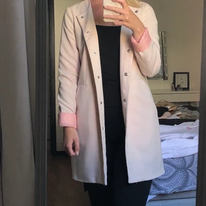 Fin Kappa - Kappa som är ljusrosa, sitter väääligt fint på. Säljer pga att jag inte har användning för den längre☺️