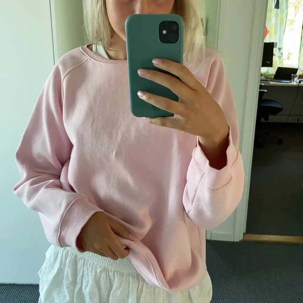 Skitsnygg rosa sweatshirt från lager 157💕 Storlek L, men sitter snyggt oversized på mig som vanligtvis har ungefär S. Tröjor & Koftor.