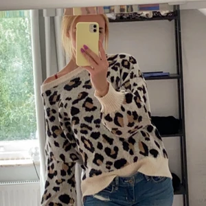 Stickad tröja, Leo - Knappt använd. Så fin & gosig tröja! 😍