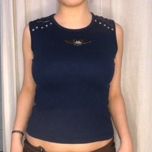 y2k topp stl S/M - storlek S/M. kan mötas upp i stockholm eller fraktar🖤