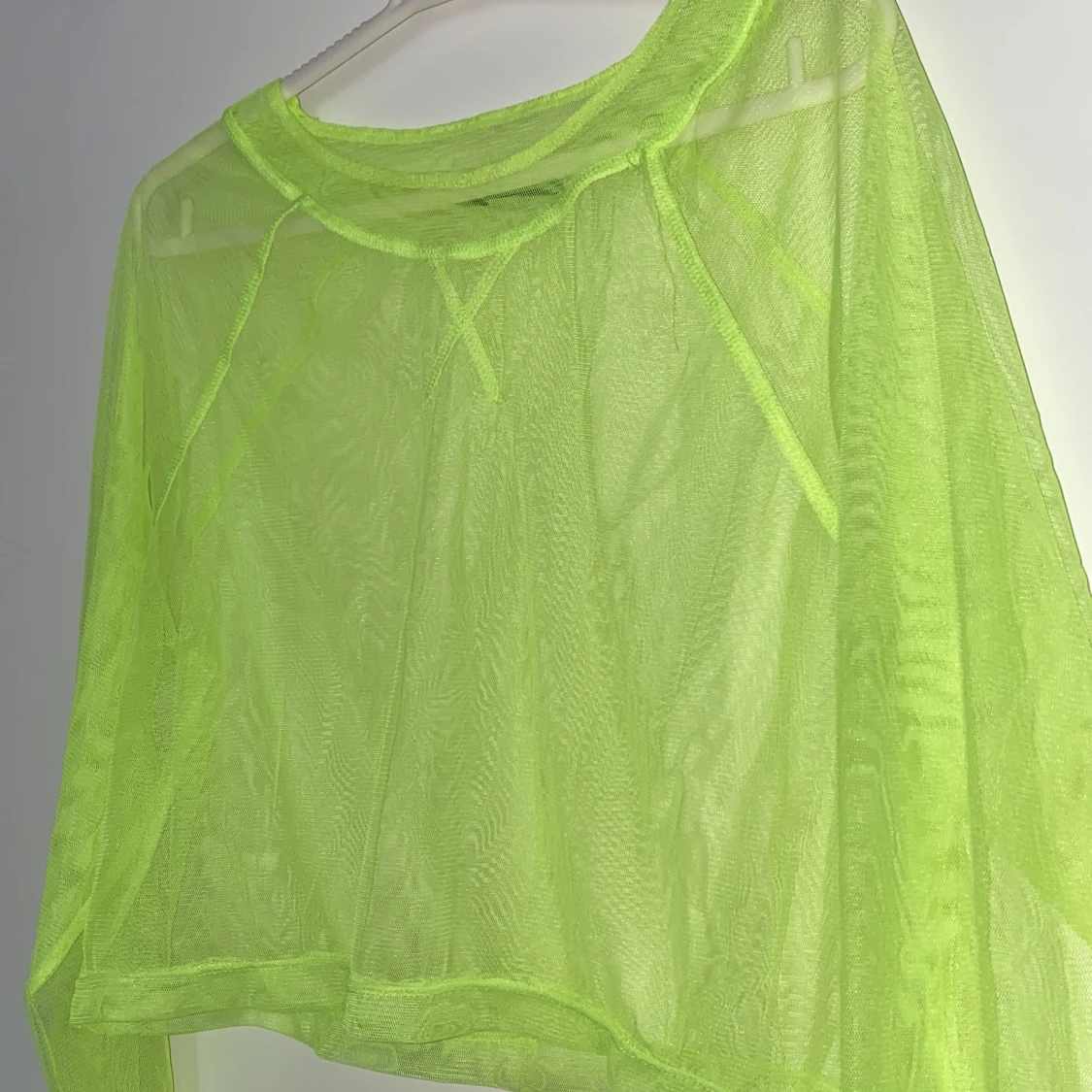 Genomskinlig neon topp - 90