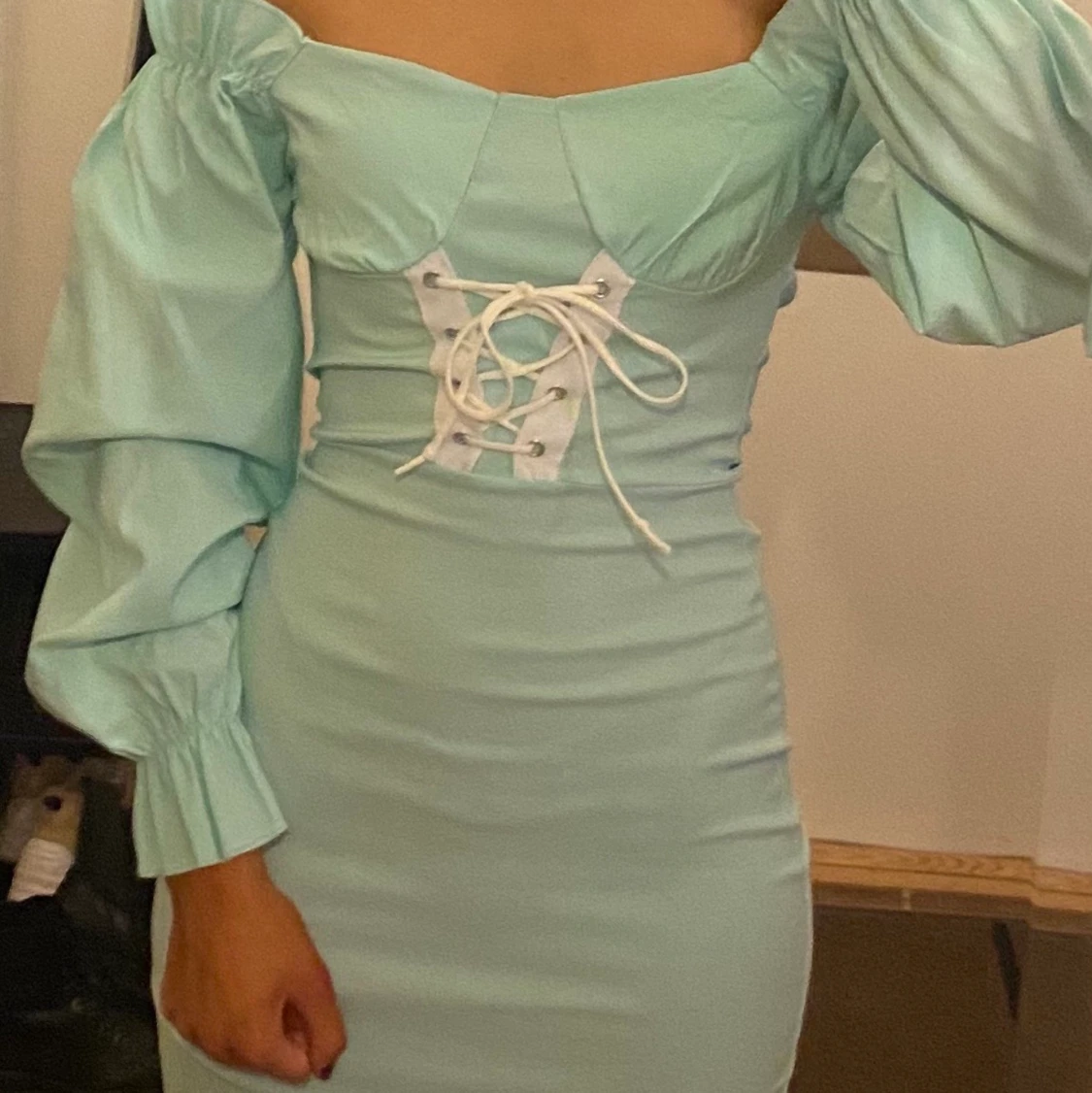 Babyblå/turkos shoulderless klänning - 91