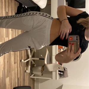 Kappa byxor - Sköna kappa byxor som jag köpte för 1 år sen som inte kommit till användning så mycket, dom är jätte bekväma🤍