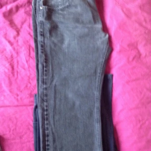 Jeans Batistini - Batistini. Jeans gråa storlek w40 l32 andvända en gång så gott som nya med andra ord