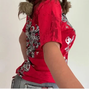 Saint tröja - Hej säljer denna tröjan då den inte kommer till användning längre, hör av dig ifall du är intresserad :))