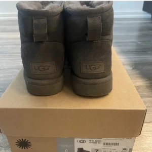 Grå ugg 38 - Ugg i nyskick!!
