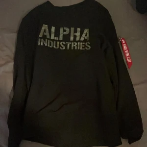 Alpha industries sweatshirt - Skriv vid funderingar, ställ gärna frågor och skriv om ni vill ha fler bilder🤩