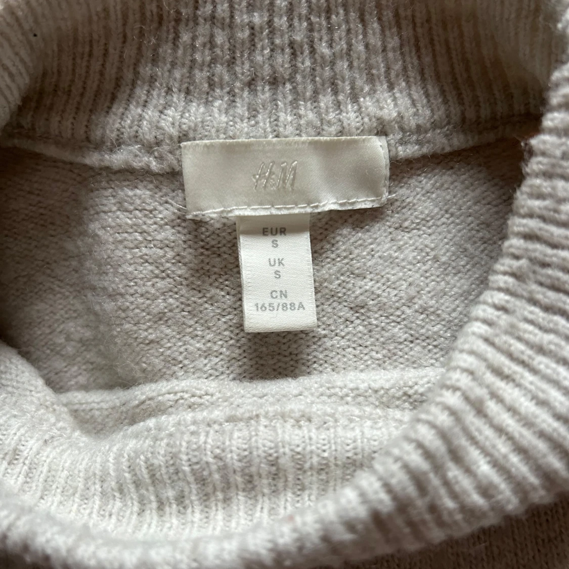 Grå stickad tröja🫶🏻 - 91