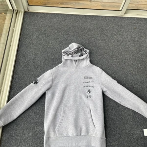 Hoodrich hoddie  - Köpt på JD sports i Stockholm. Knappast använd. Fint skick!