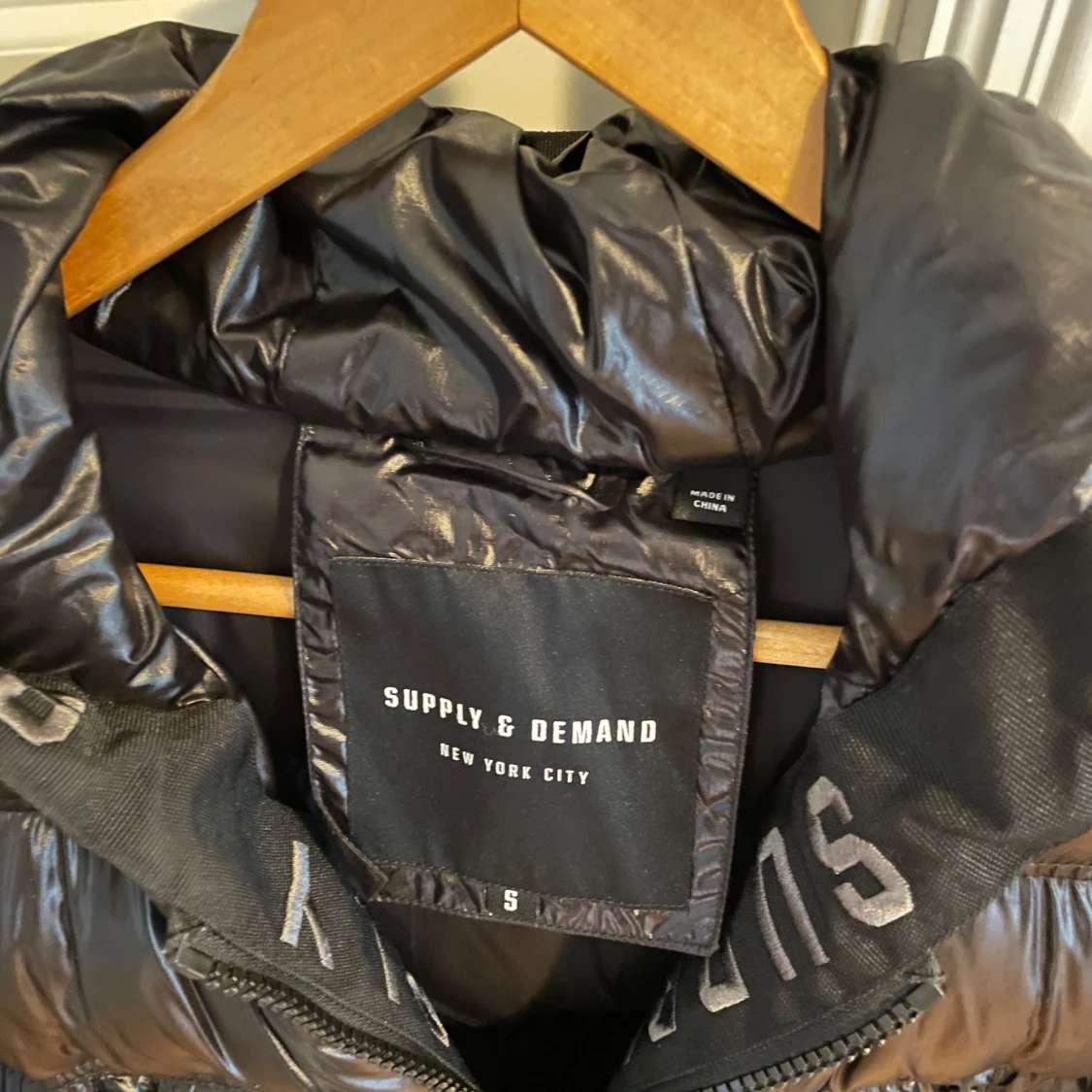 Supply & Demand jacka i storlek S - 92