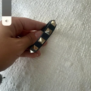 Valentino liknande armband  - Super fint armband aldrig använt 💕