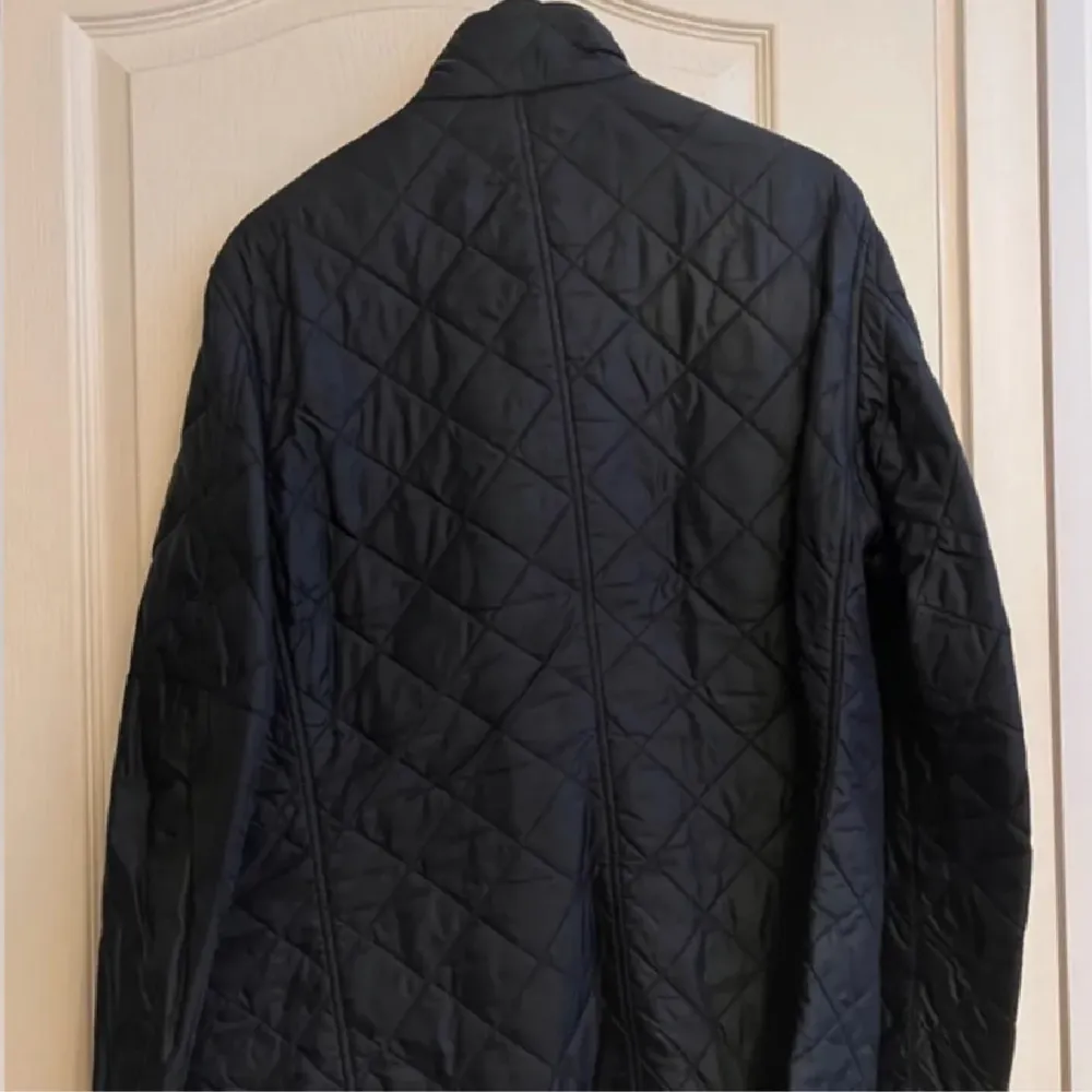 Barbour quiltad jacka Storlek S Nypris 3000kr. Jackor.