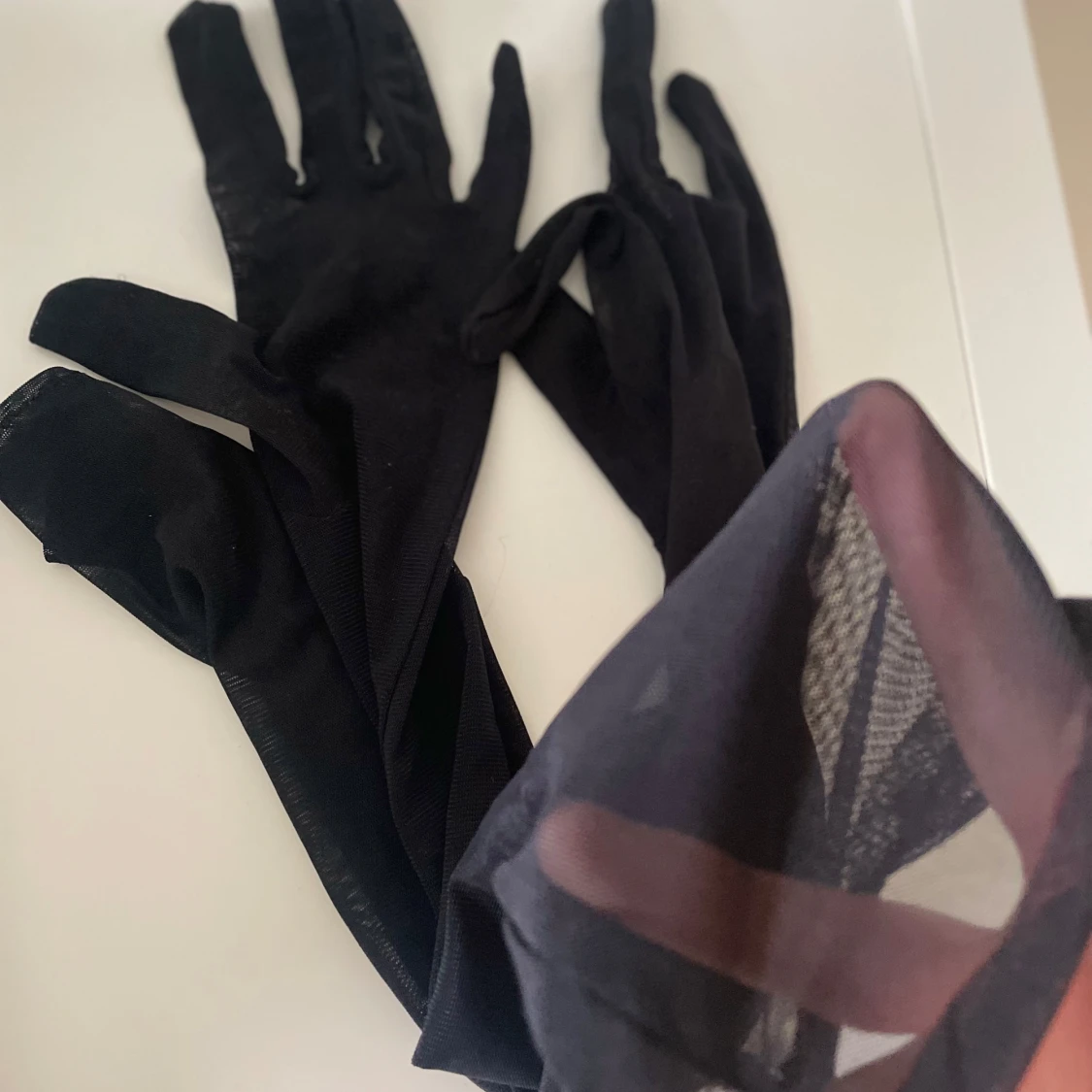 Svarta eleganta handskar