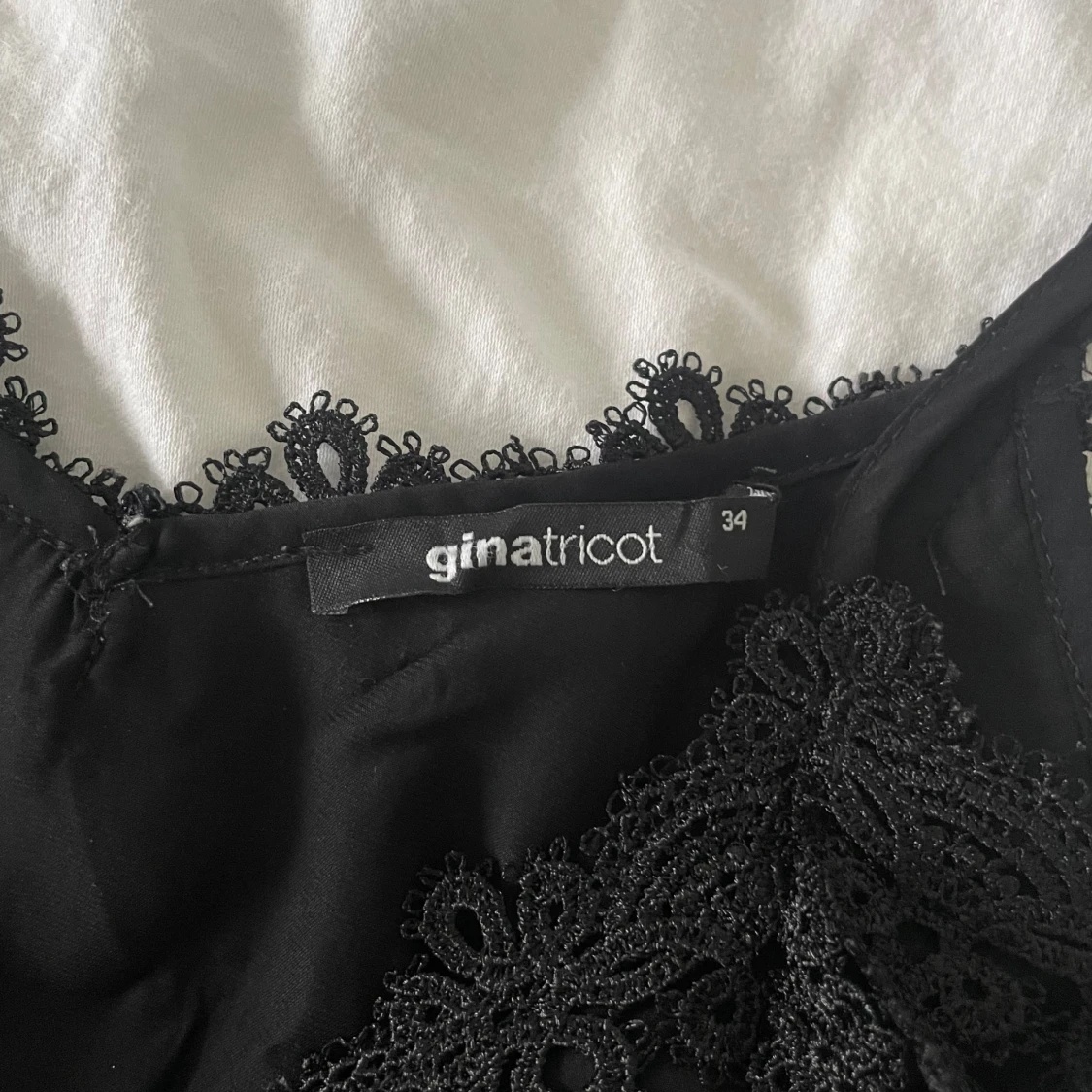 Svart offshoulder blus från Gina Tricot - 90