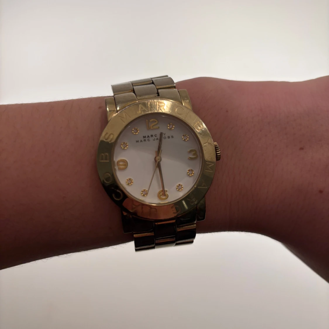 Guldfärgad klocka från Marc by Marc Jacobs - 92