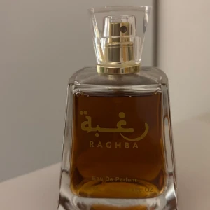 Lattafa- Raghba - Osäker vad den är köpt för (om man utgår från nätet så är det runt 250kr) men säljer för 89kr