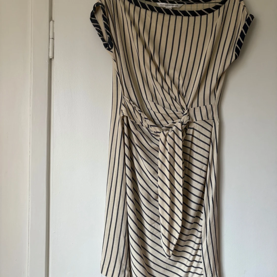 Randig sidenklänning från Diane von Furstenberg