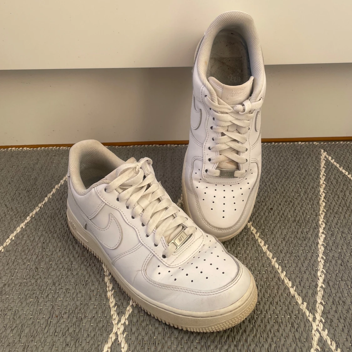 Vita Nike Air Force 1 sneakers