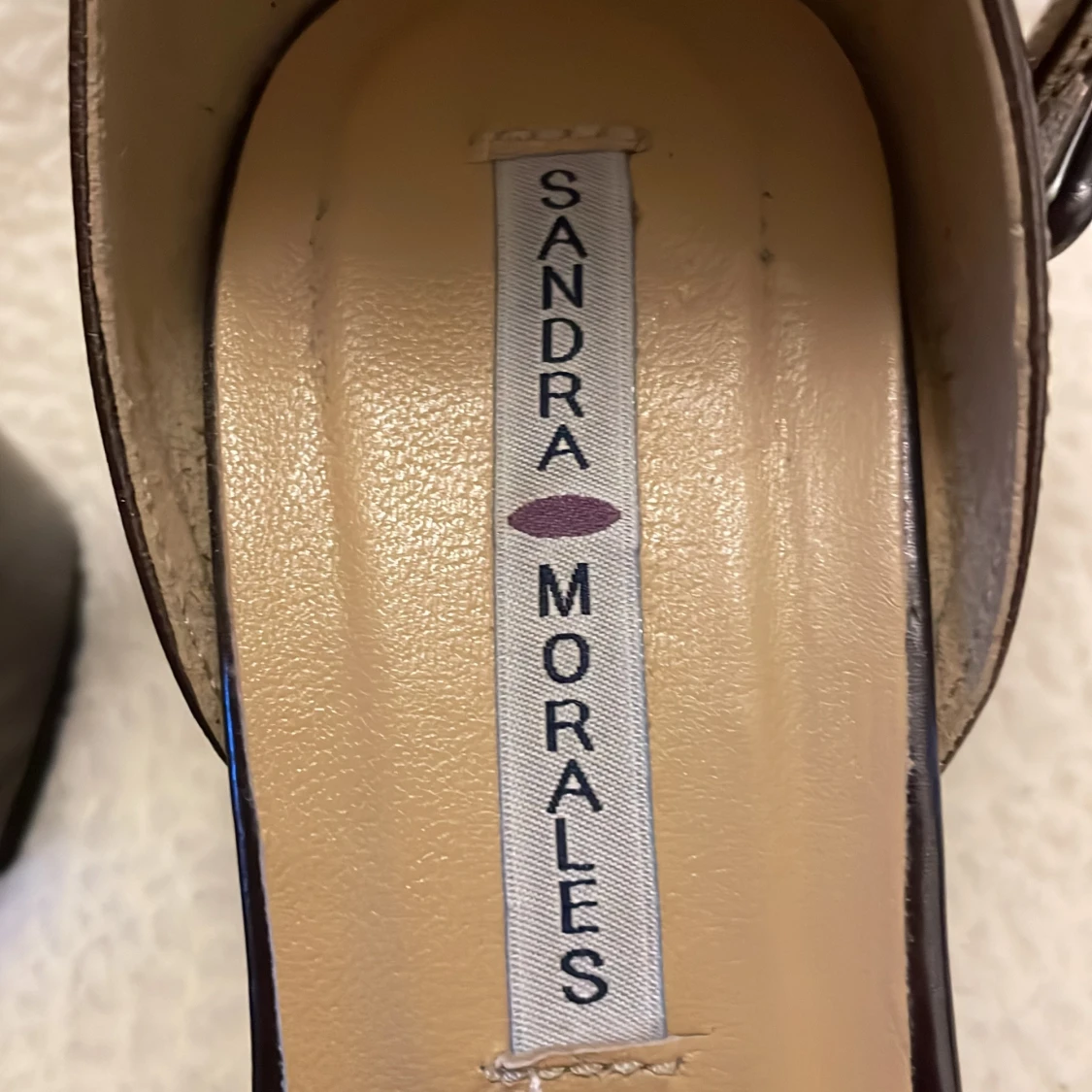 Bronsfärgade sandaler från Sandra Morales - 92