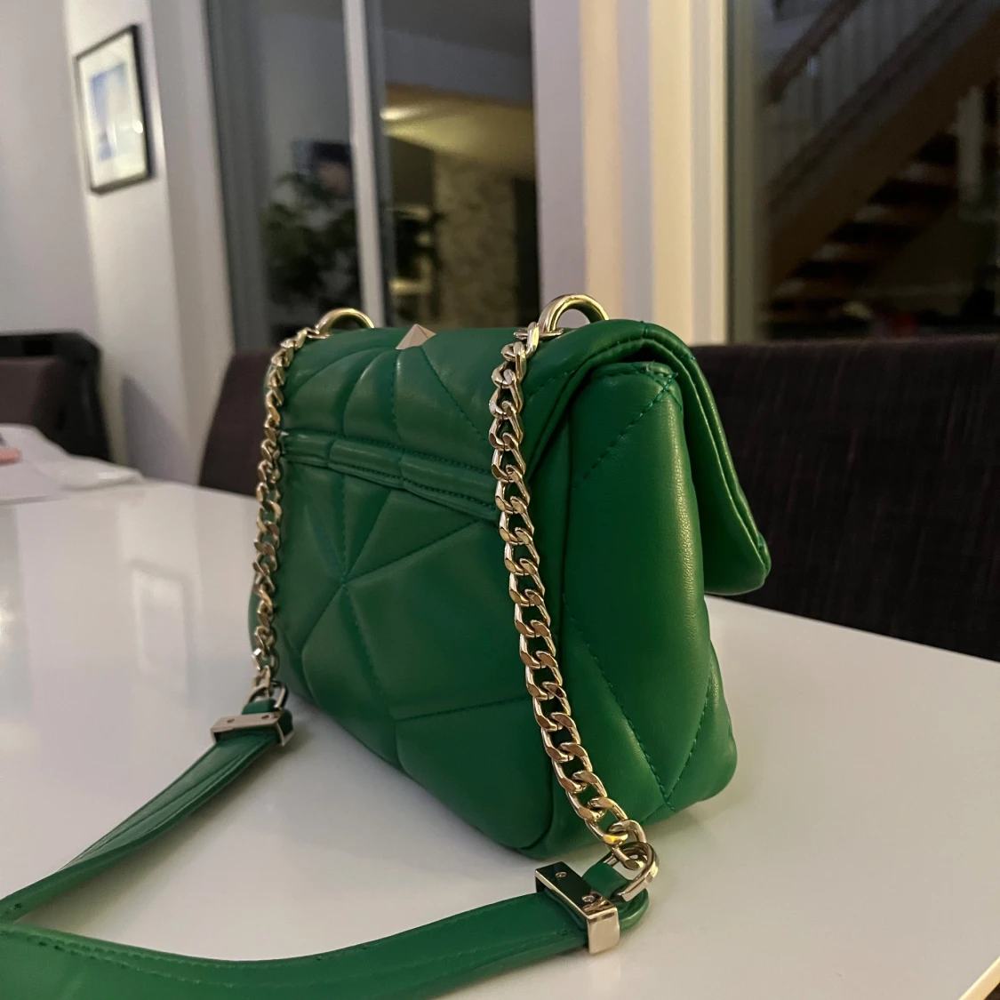 Zara väska med nitar - 90