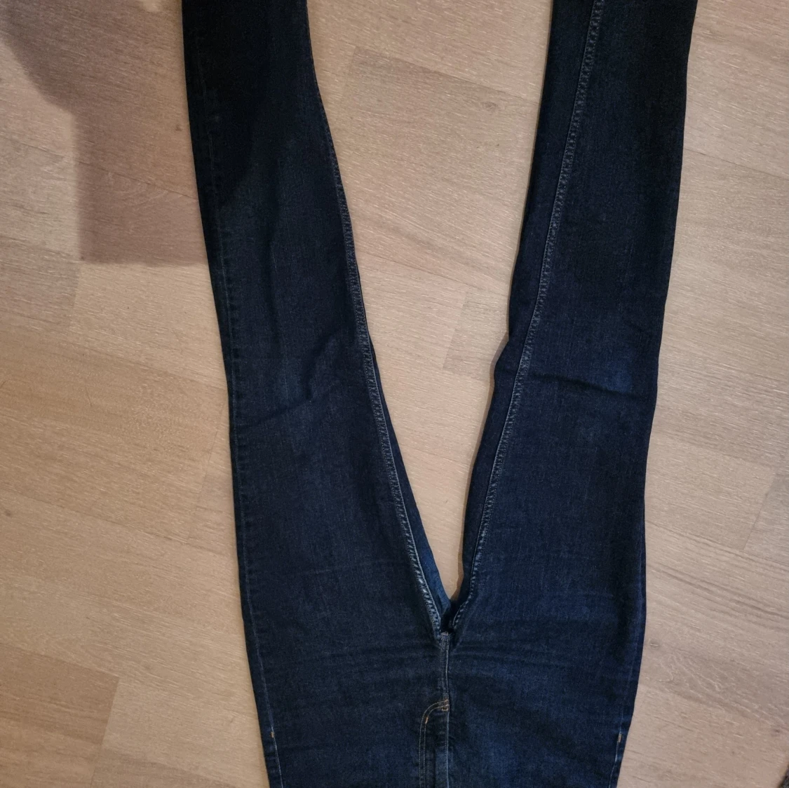 Mörkblå skinny jeans från Calvin Klein W32 L32 - 90
