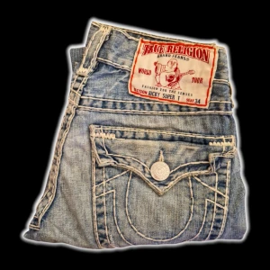 FATSTITCH TRUEYS - Fat stitch Ricky super T trueys!! Perfekt passform och prima skick. Bara att skriva vid intresse :)