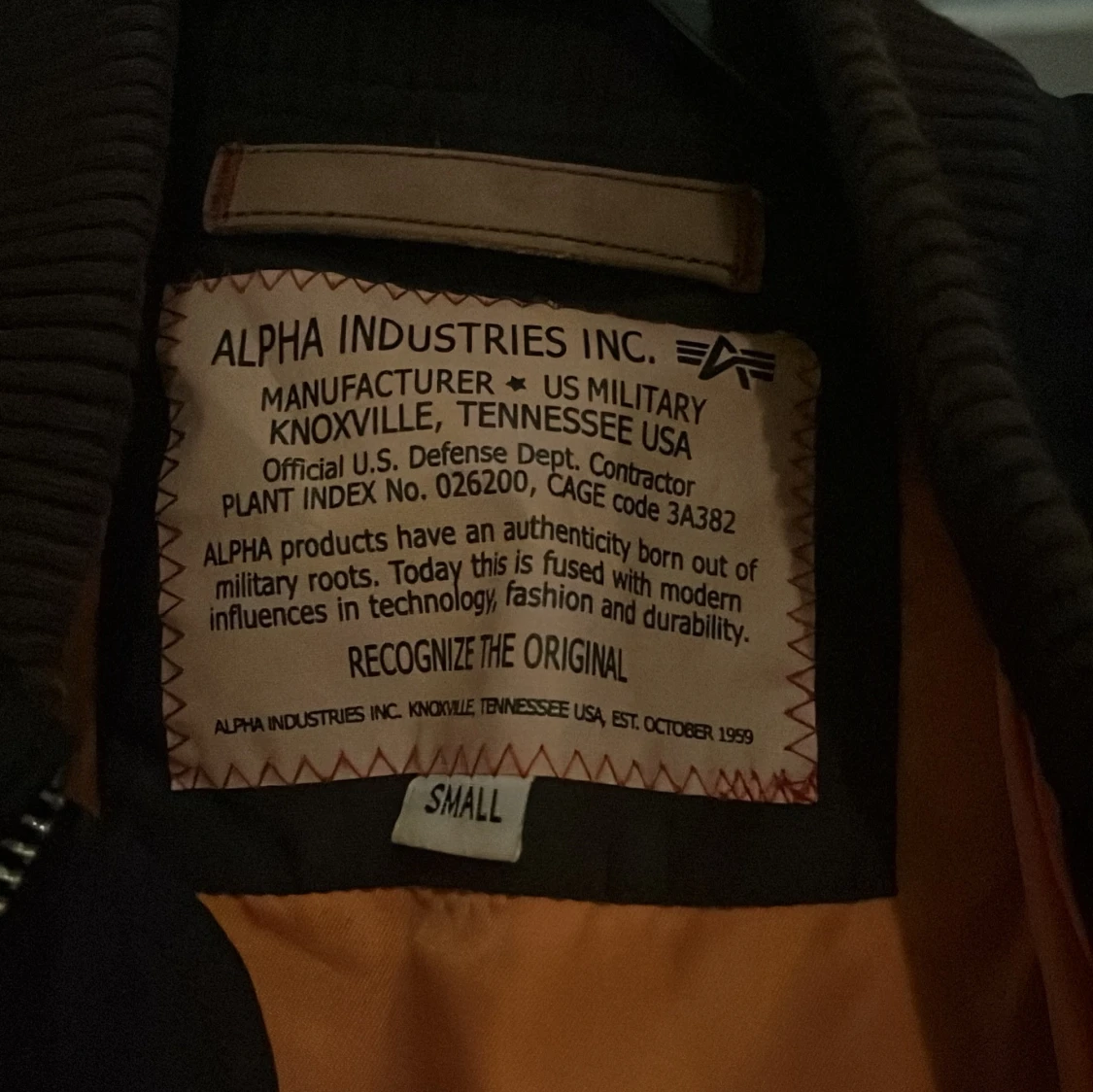 Svart bomberjacka från Alpha Industries - 2