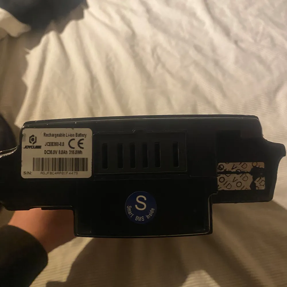 Crescent/Monark batteri 8,8 Ah. Batteriet är kompatibelt med Crescent/Monark cyklar från 2015-2019. Batteriet är i gott skick med 79%.. Muu.