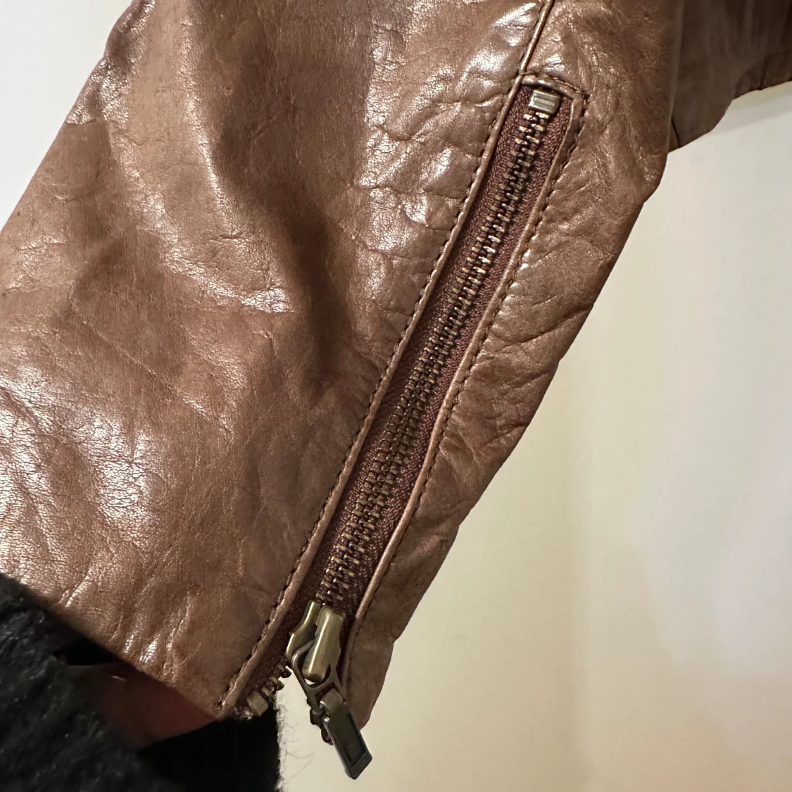 Brun skinnjacka från Collusion - 91