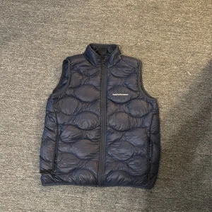 Peakperformence väst  - Skön 