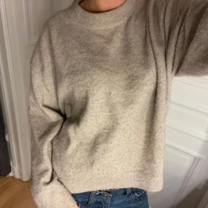 Stickad tröja - Jätte fin stickad tröja från Hm perfekt nu till hösten!💗