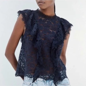 Zara topp - Superfin topp från zara i spets!