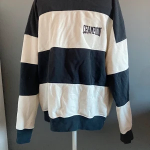 sweatshirt - Väldigt fin nästan ny  sweatshirt