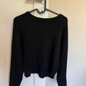 Svart stickad tröja - Jättesnygg och mysig svart stickad tröja