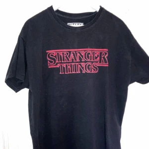 Stranger Things t-shirt - Stranger Things t-shirt. Oversized. 