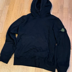 Stone island hoddie - Bra skick 