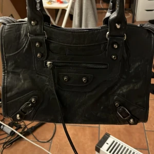 Svart väska  - Svart väska ej använd 