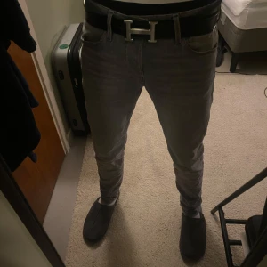 Gråa slim fit jeans  - Jeans från Jack n Jones i topp skick