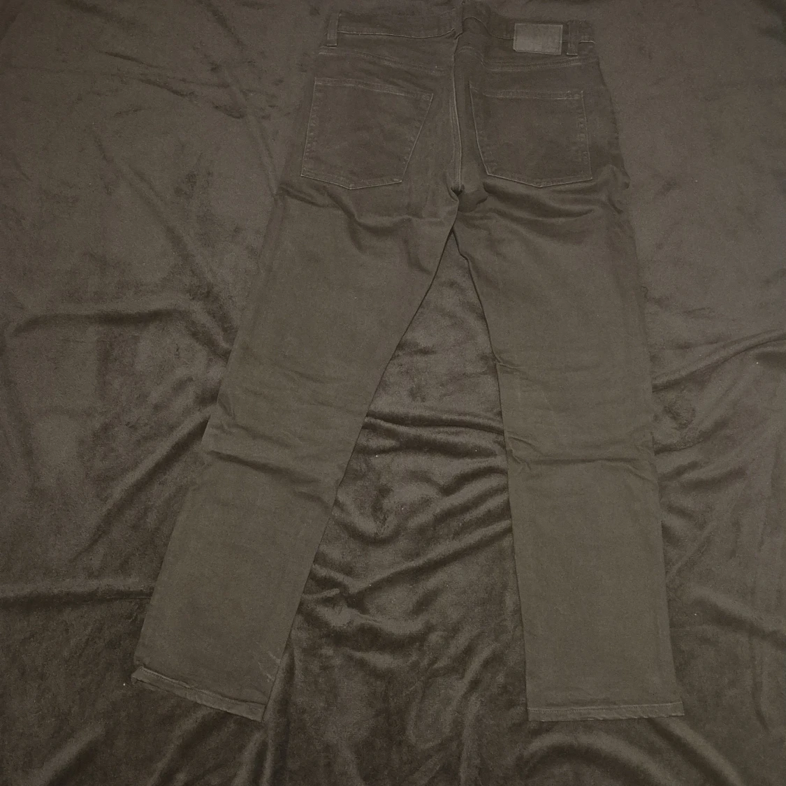 Svarta jeansbyxor - 90