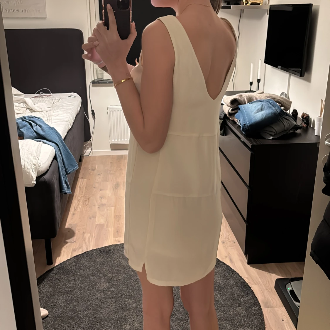 Champagnefärgad klänning från Kout Edition - 90