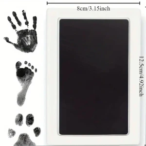 Bläckfri tassavtryckssats - En bläckfri tassavtryckssats för att skapa minnesvärda avtryck av ditt husdjurs tassar. Enkel att använda utan kladd, perfekt för att bevara minnen av din katt eller hund. Inkluderar en svart tryckyta och vit ram.